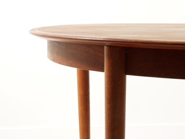 Teak Round dining table Danish design | 北欧家具・雑貨 Luca Scandinavia
